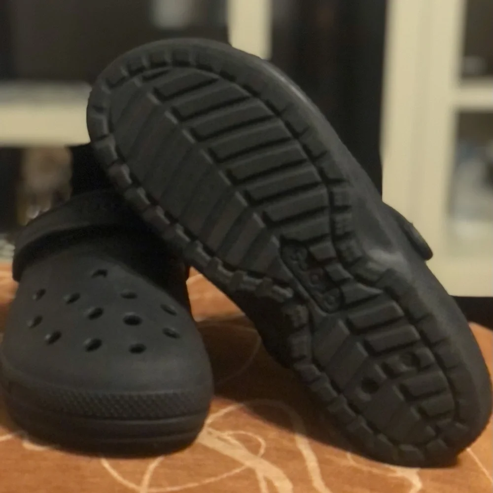SALE: CROCS [Unisex] W/Duel Comfort Lining